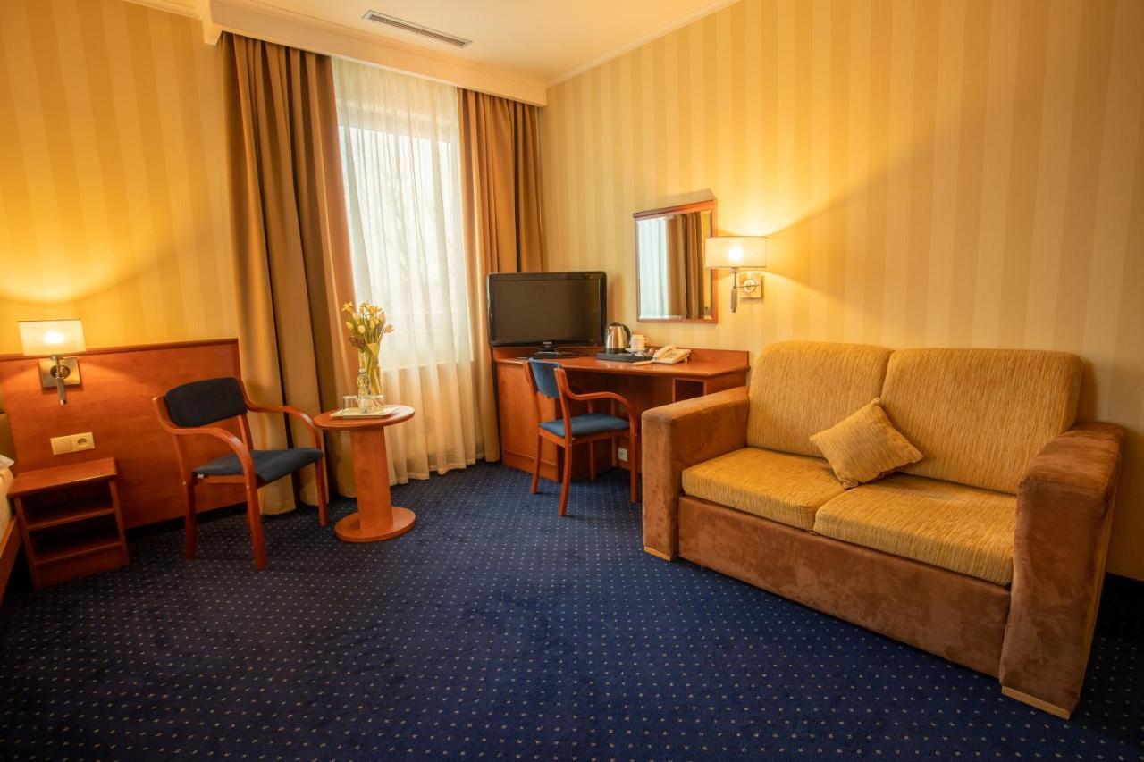Business Hotel Vega Wrocław Exterior foto